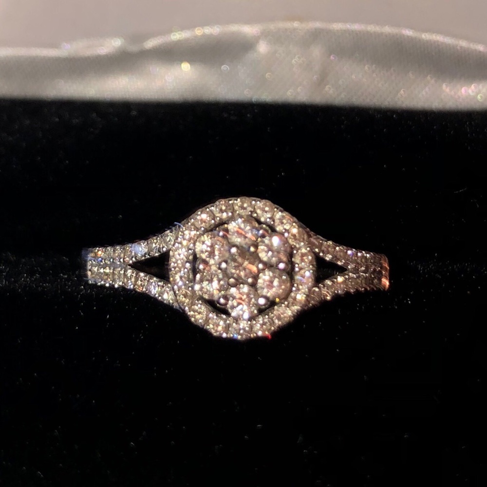 14k SOLID WHITE GOLD, 0.65 diamond engagement ring